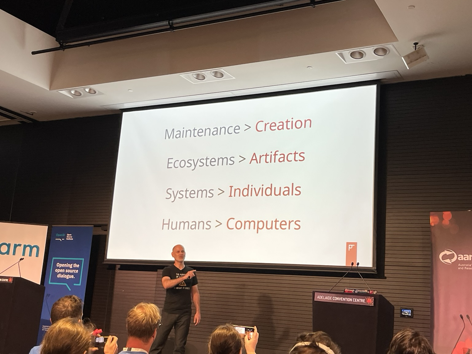 Justin Warren keynotes on sustaining open source software at Everything Open 2025. CC-0, no attribution requested, used with permission.